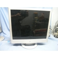 HP VS19B 19" LCD Monitor, Built in Speakers