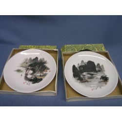 Lot of 2 Asian Plates