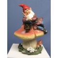Solar Powered Lawn Garden Decoration Gnome on a Mushroom