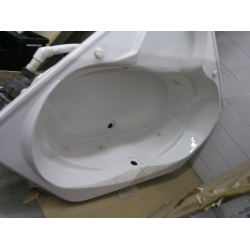 New Corner Jetted / Soaker Tub 6 Jets Damage to Corner