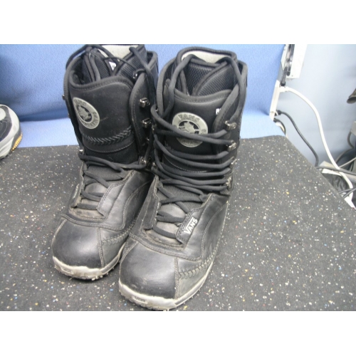 Vans recco store snowboard boots
