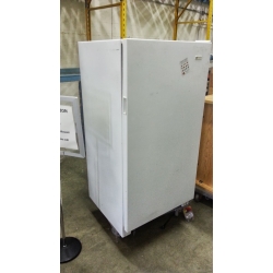 White Westinghouse upright  Freezer Apx 19 cu