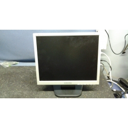 Samsung 17" SyncMaster 712N LCD Monitor