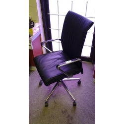 Black Executive Leather Rolling Task Chair w Arms