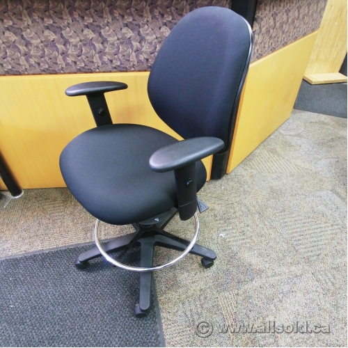Ergocentric saffron 2025 chair