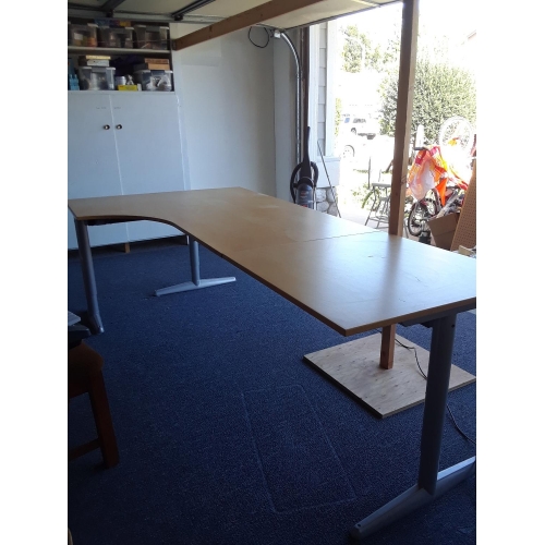 Blonde Ikea Effektiv T Corner Desk Worktable w Curve Runoff End