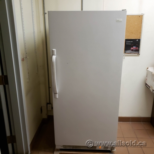 White Frigidaire Stand Up Freezer Allsold Ca Buy Sell Used