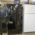Whirlpool 21.1 Cu Ft Black Fridge w/ Top Load Freezer
