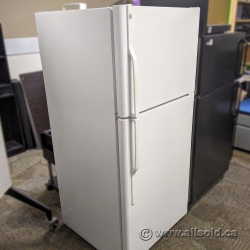 White GE General Electric Fridge w/ Top Freezer GTS18DBPURWW White GE General Electric Fridge w/ Top Freezer GTS18DBPURWW