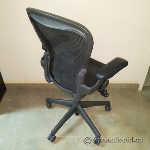 Aeron 2025 fixed arms