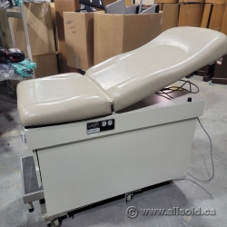 Beige Manual Exam Table with Four Storage Drawers Model 5240 Beige Manual Exam Table with Four Storage Drawers Model 5240