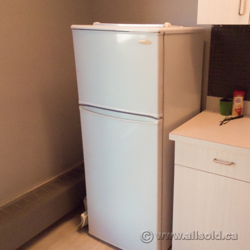 Danby White 8.8 cu ft Apartment Size Refrigerator Fridge Freezer ... Danby White 8.8 cu ft Apartment Size Refrigerator Fridge Freezer ...