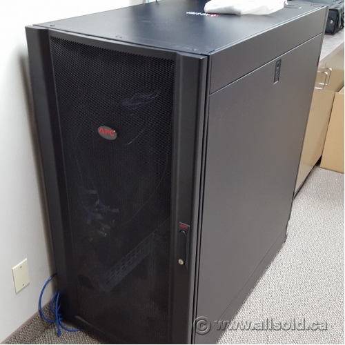 Apc Netshelter Sx 24u 24 X 42 Server Enclosure Cabinet Rack
