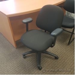 Black Low Back Fabric Task Chair w/ Rubber Arms