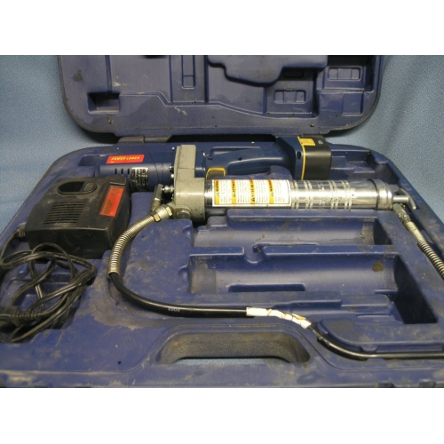 John Deere GREASE GUN POWERLUBER 14.4V W\CASE 1 BAT Allsold.ca Buy