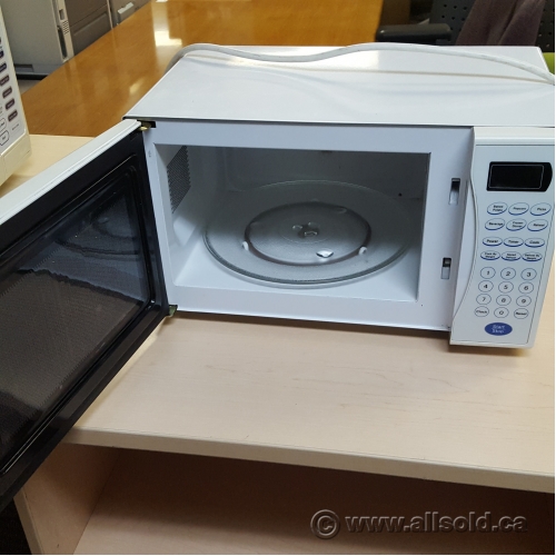 White Danby Designer 900W 0.9 cu ft Microwave Oven Allsold.ca Buy