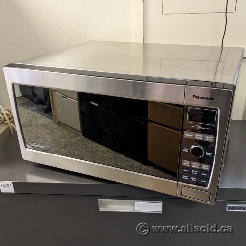 Stainless Steel 1.6 cu ft Panasonic Microwave w/ Genius Inverter