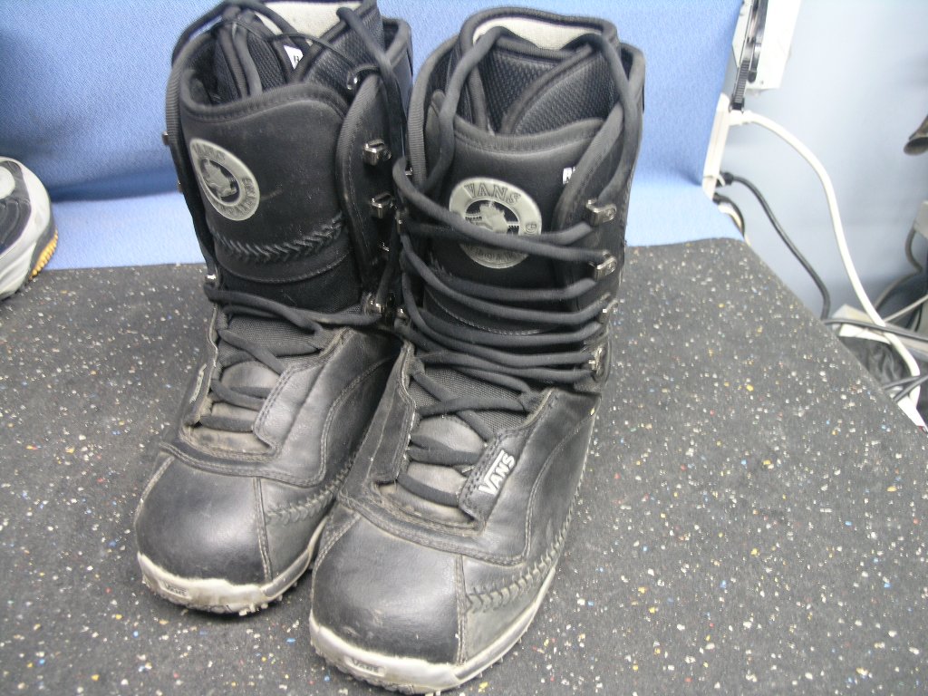 Pair of Black Vans Recco Snowboarding Boots Size 10US Allsold