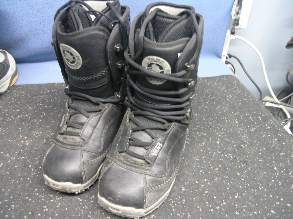 vans recco snowboard boots