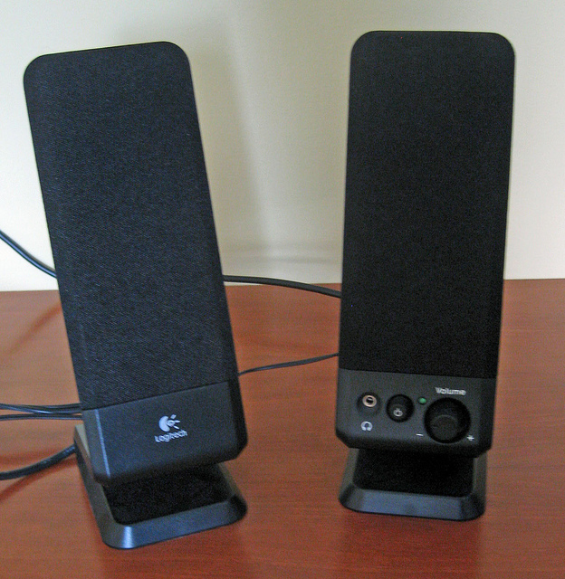 logitech r 10 speakers