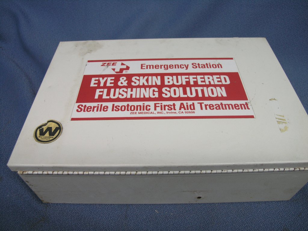 Zee Emergency Eye & Skin Flushing Solution Station Allsold.ca Buy