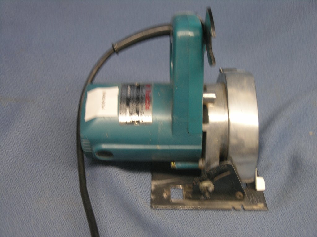 Makita 4200N 110mm Circular Saw - Allsold.ca - Buy & Sell Used Office