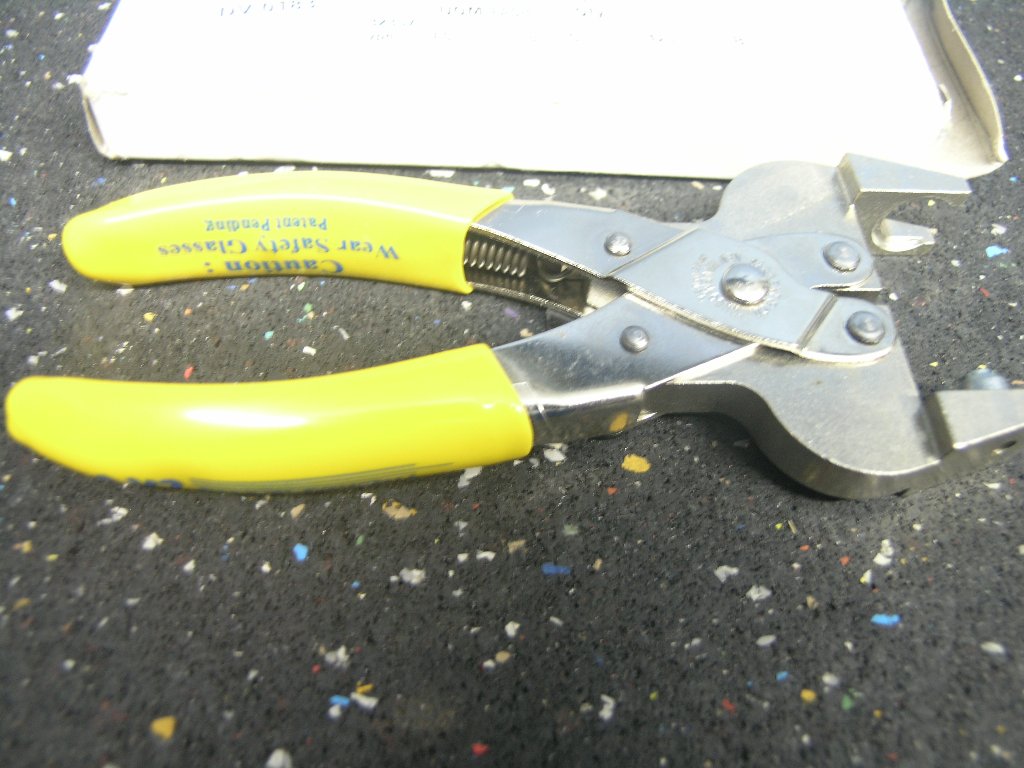 Thomas and Betts L3011B SnapNSeal RG11 Connector Installation