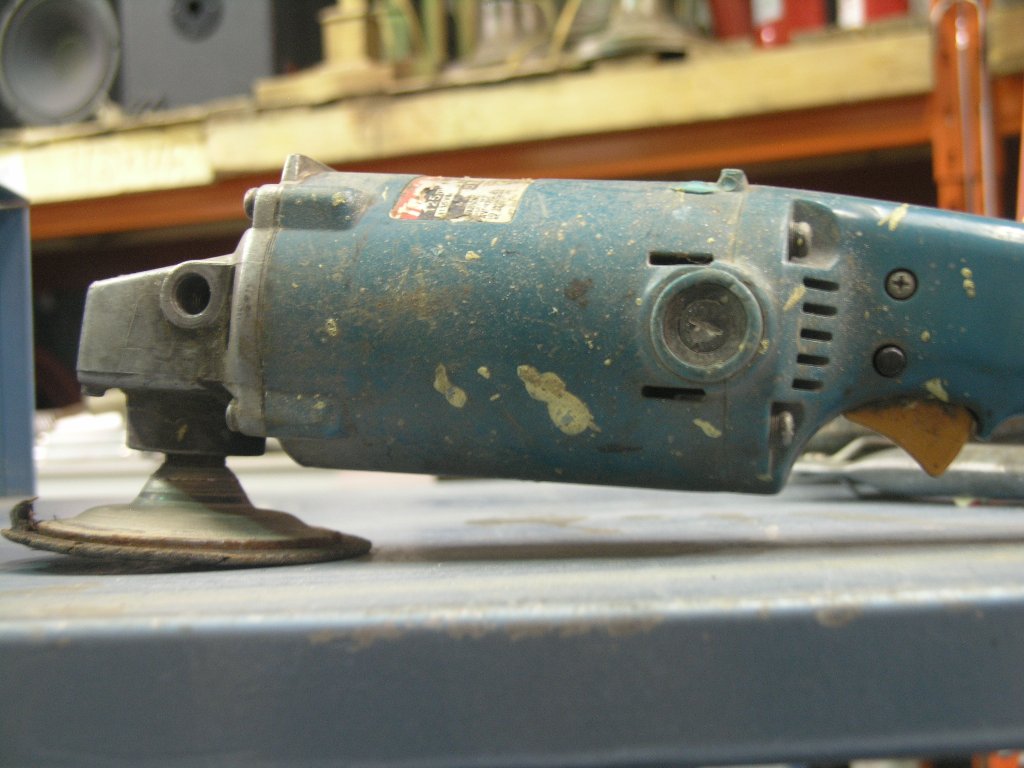 Makita 9005B 5" Angle Grinder Allsold.ca Buy & Sell Used Office