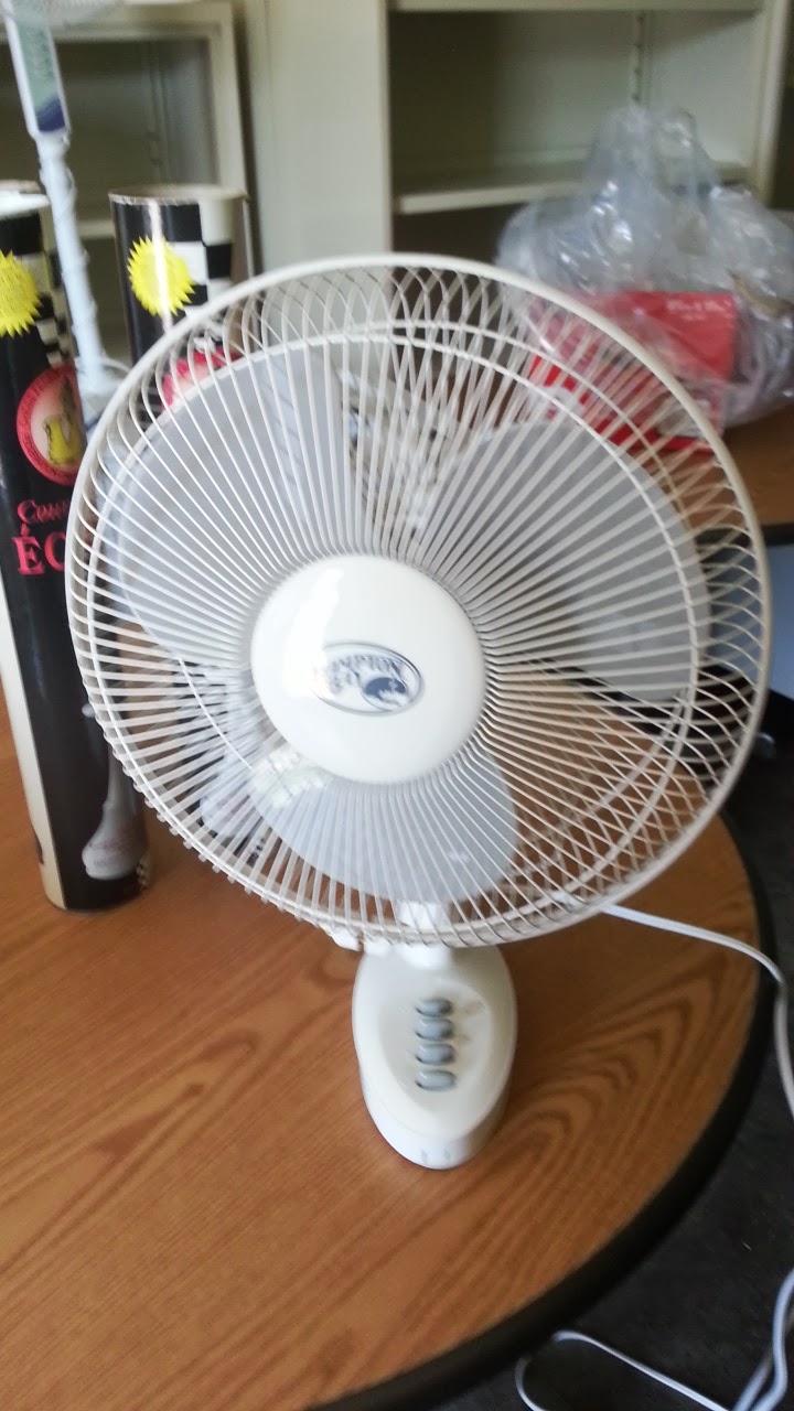 Airworks White Fan Counter Top Fan Allsold.ca Buy & Sell Used