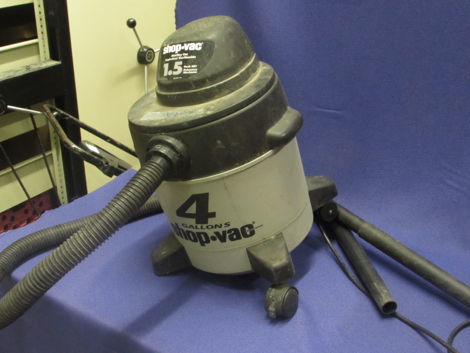 4 Gallon 1.5 HP Shop Vac Vacuum cleaner Allsold.ca Buy & Sell Used