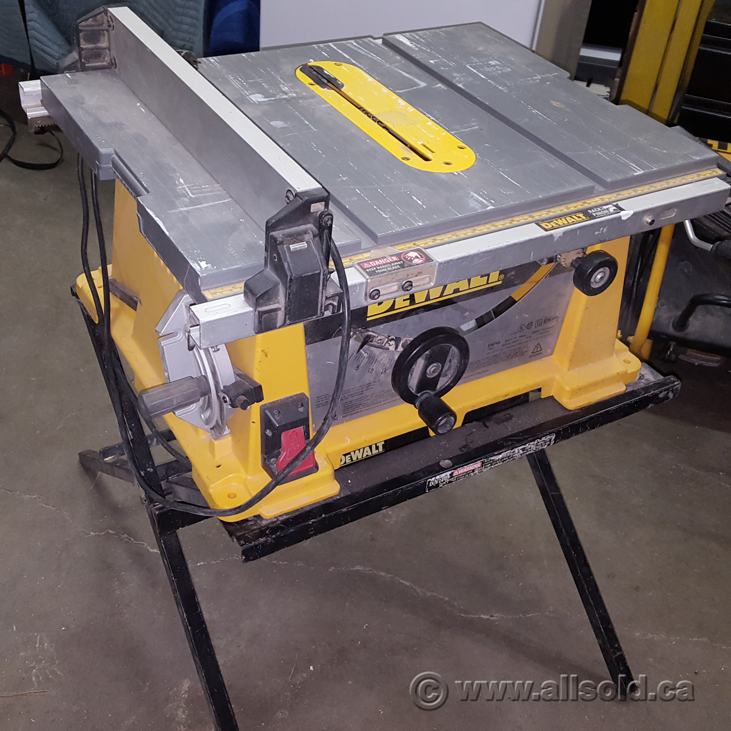Dewalt 10inch Compact Job Site Table Saw Allsold.ca Buy & Sell