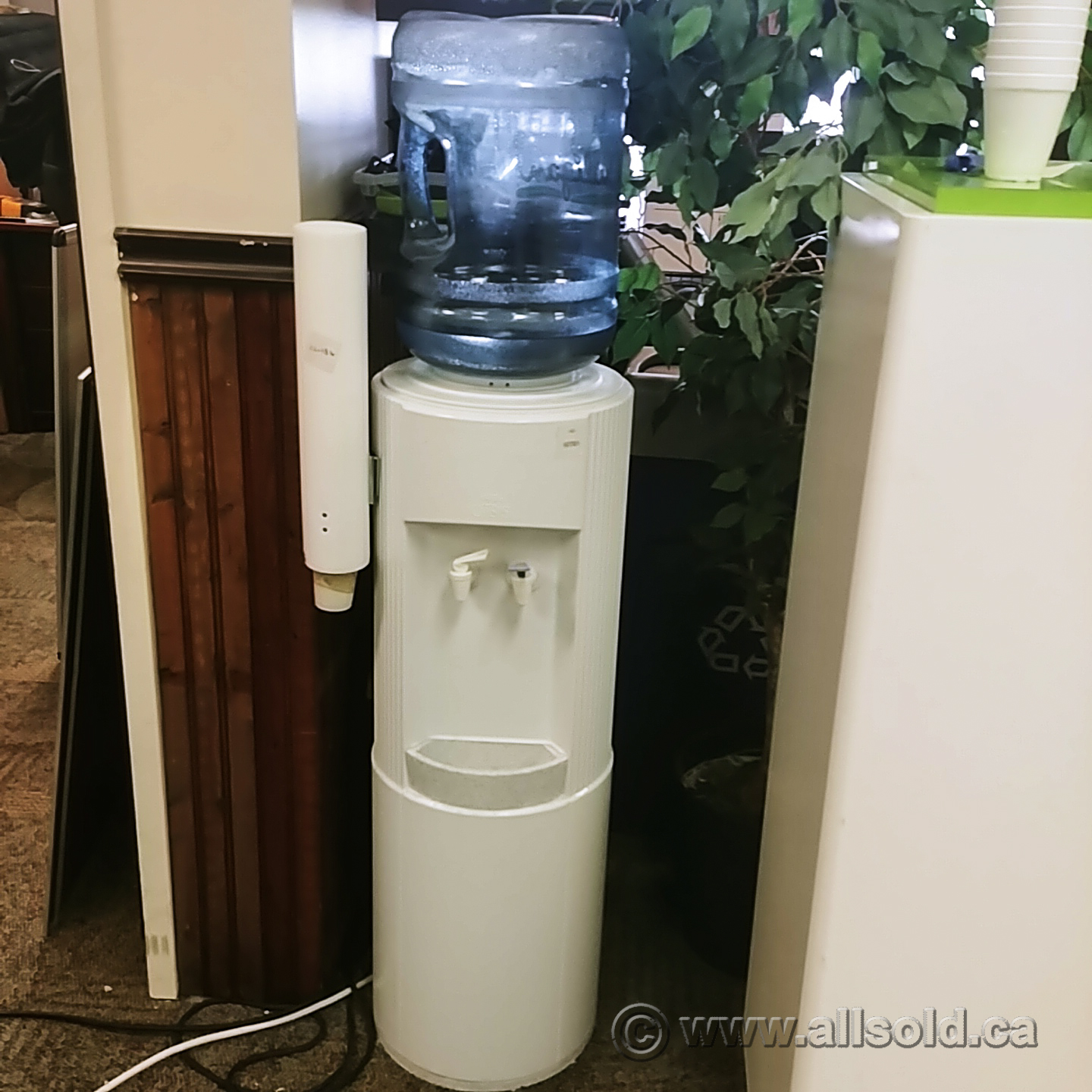 Oasis Room Temperature / Cold Bottled Water Cooler Allsold.ca Buy