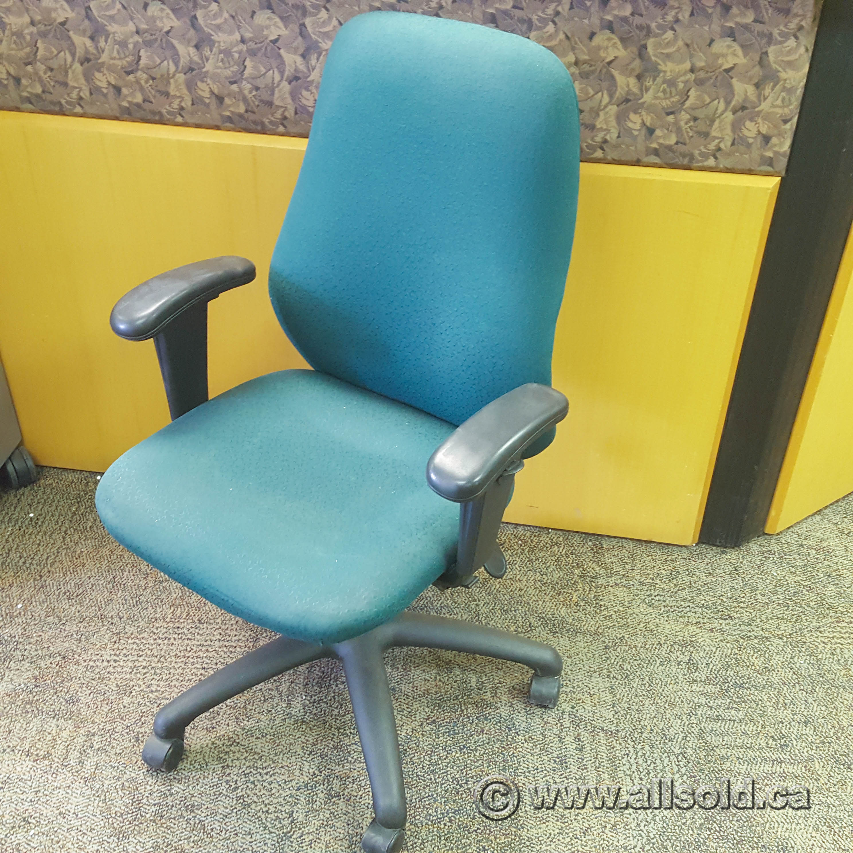 Green Fabric Mid Back Office Task Chair Allsold.ca Buy & Sell Used