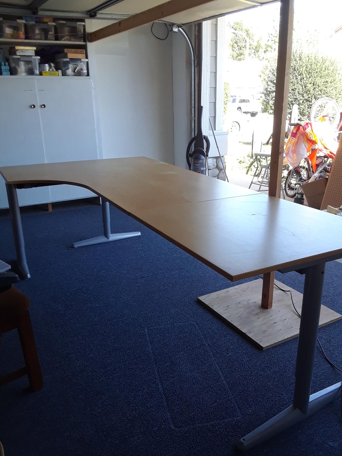 Blonde Ikea EffektivT Corner Desk Worktable w/ Curve Runoff End