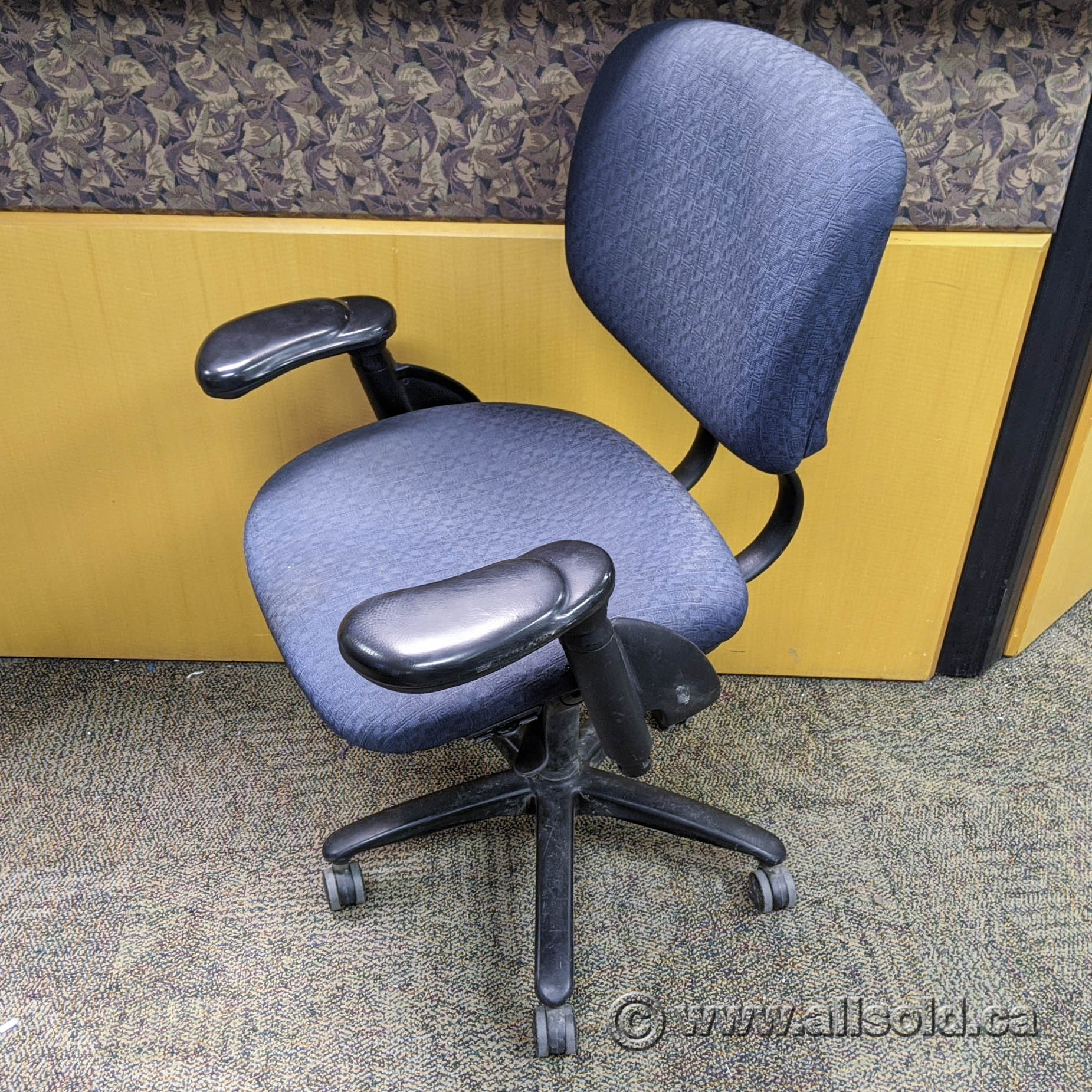 Haworth Improv H.E. Blue Patterned Office Task Chair Allsold.ca Buy & Sell Used Office