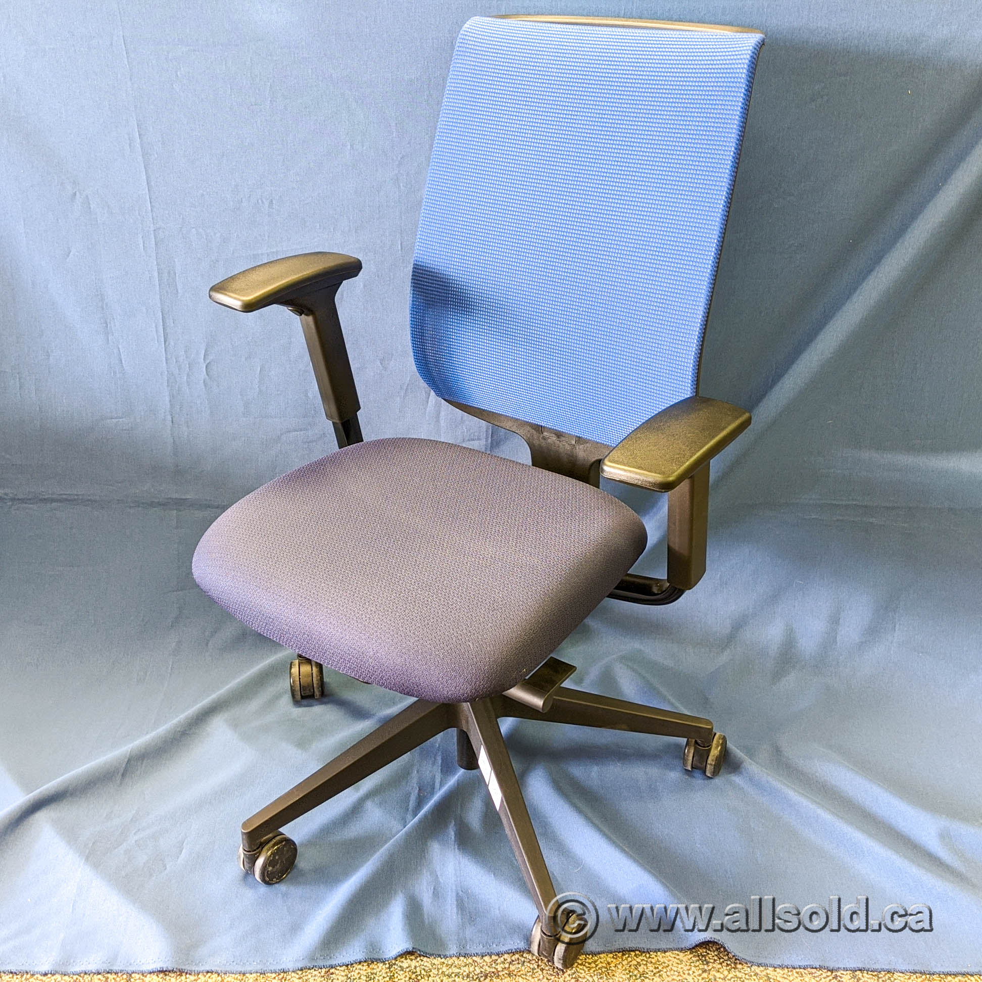 Steelcase Reply Blue Mesh Back Office Task Chair Allsold.ca Buy & Sell Used Office Furniture