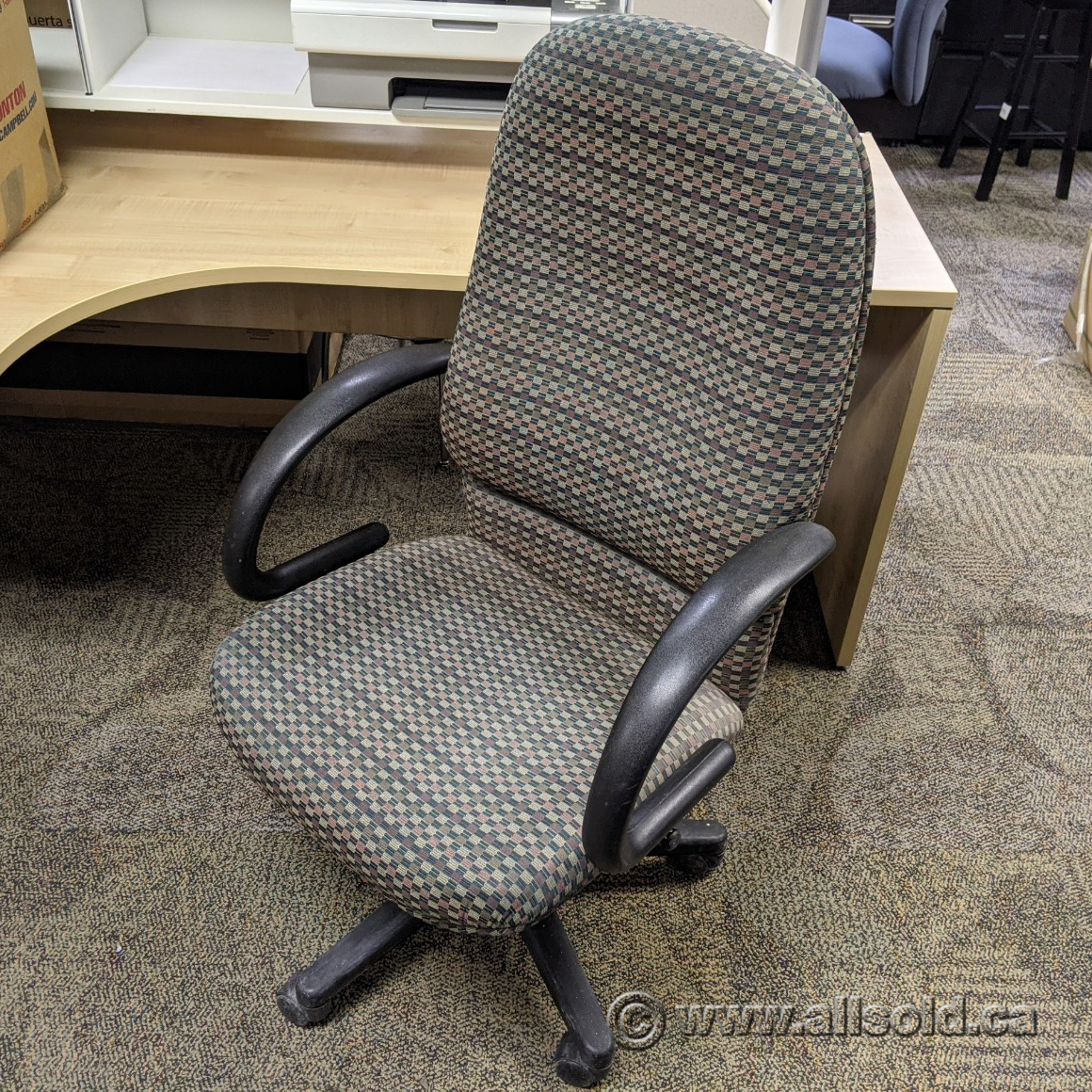 Green Patterned Height Adjustable Office Chair w/ Fixed Arms Allsold.ca Buy & Sell Used