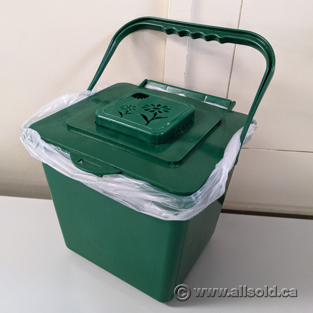 Small Green Compost Bin w/ Carrying Handle Allsold.ca Buy & Sell